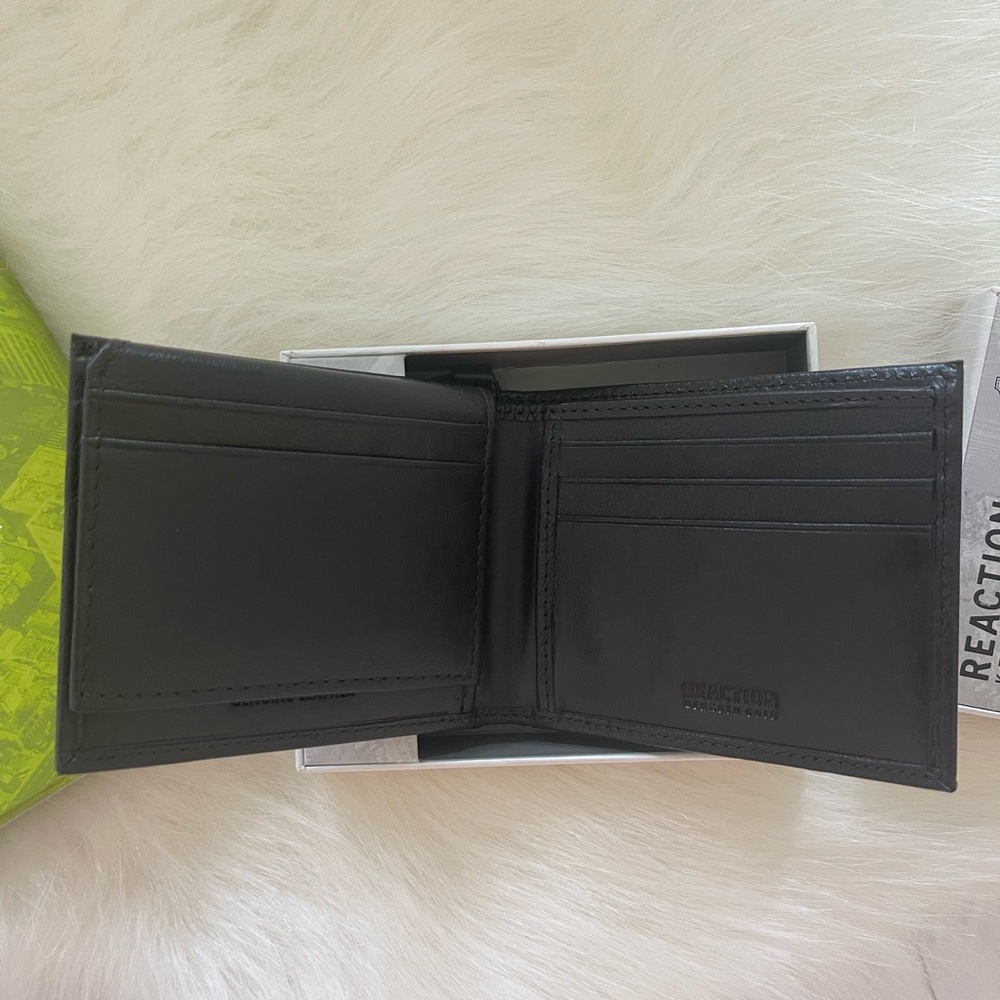 Kenneth Cole Reaction Dark Brown Leather Wallet